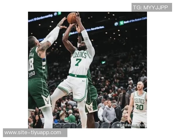 明日凯尔特人迎战雄鹿杰伦布朗伤愈复出助力球队争胜